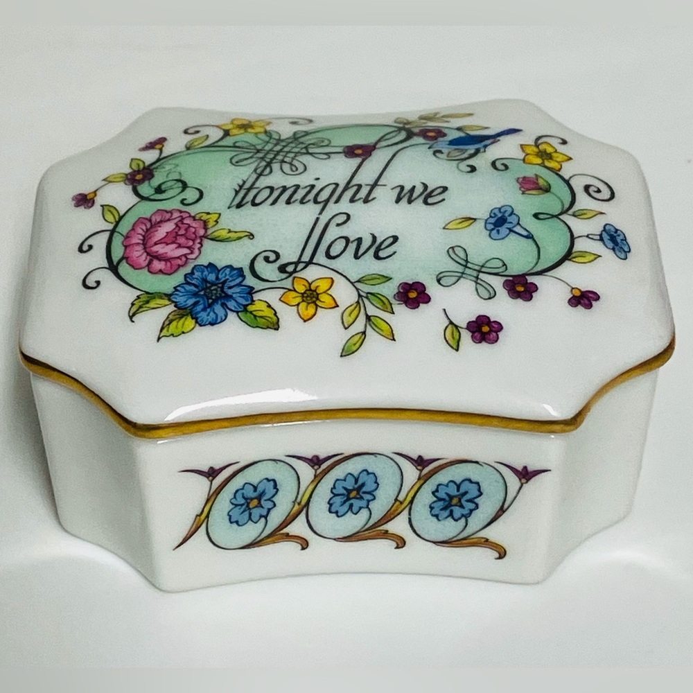 Vintage Franklin Mint Limited Edition Porcelain Music Box